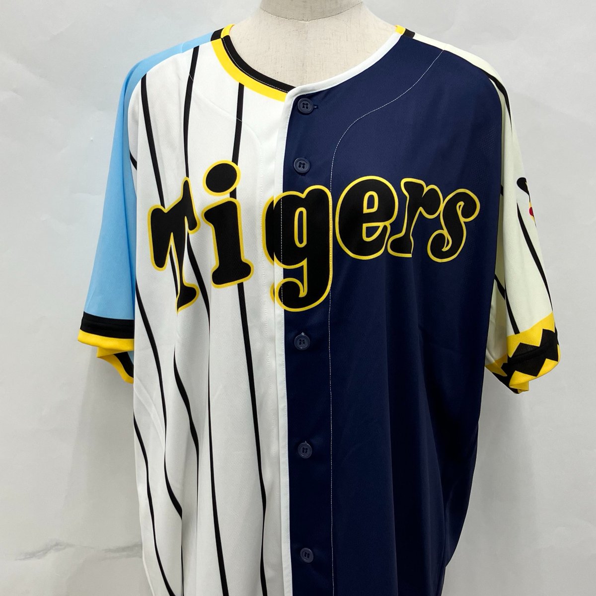 今年の応援はこのユニフォームできまりっ☝🏻 ＃阪神タイガース 歴代