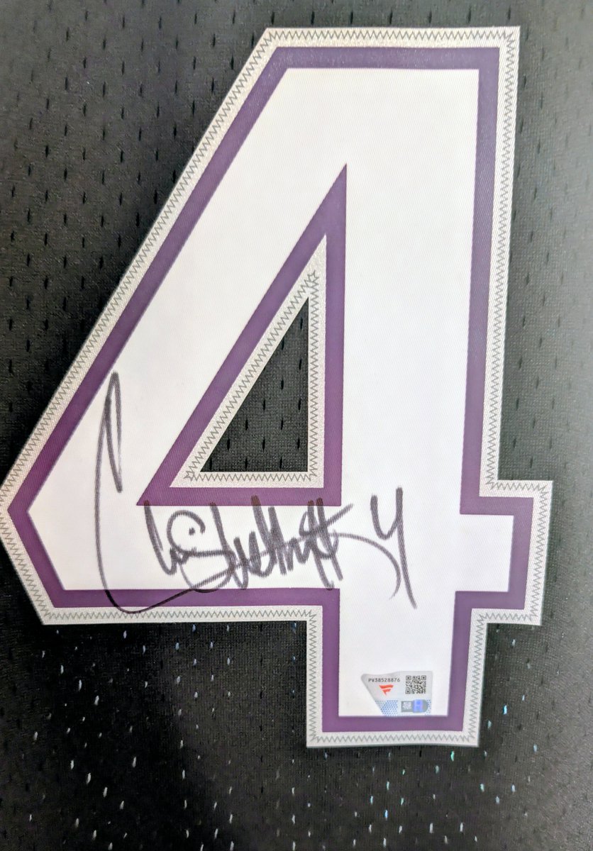 お勧めアイテム】 NBA往年の名選手、日本国内でもファンの多い Chris