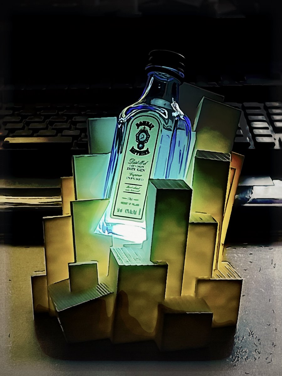 ボンベイ・サファイアのミニボトルがかわいすぎたので飾れるようにした