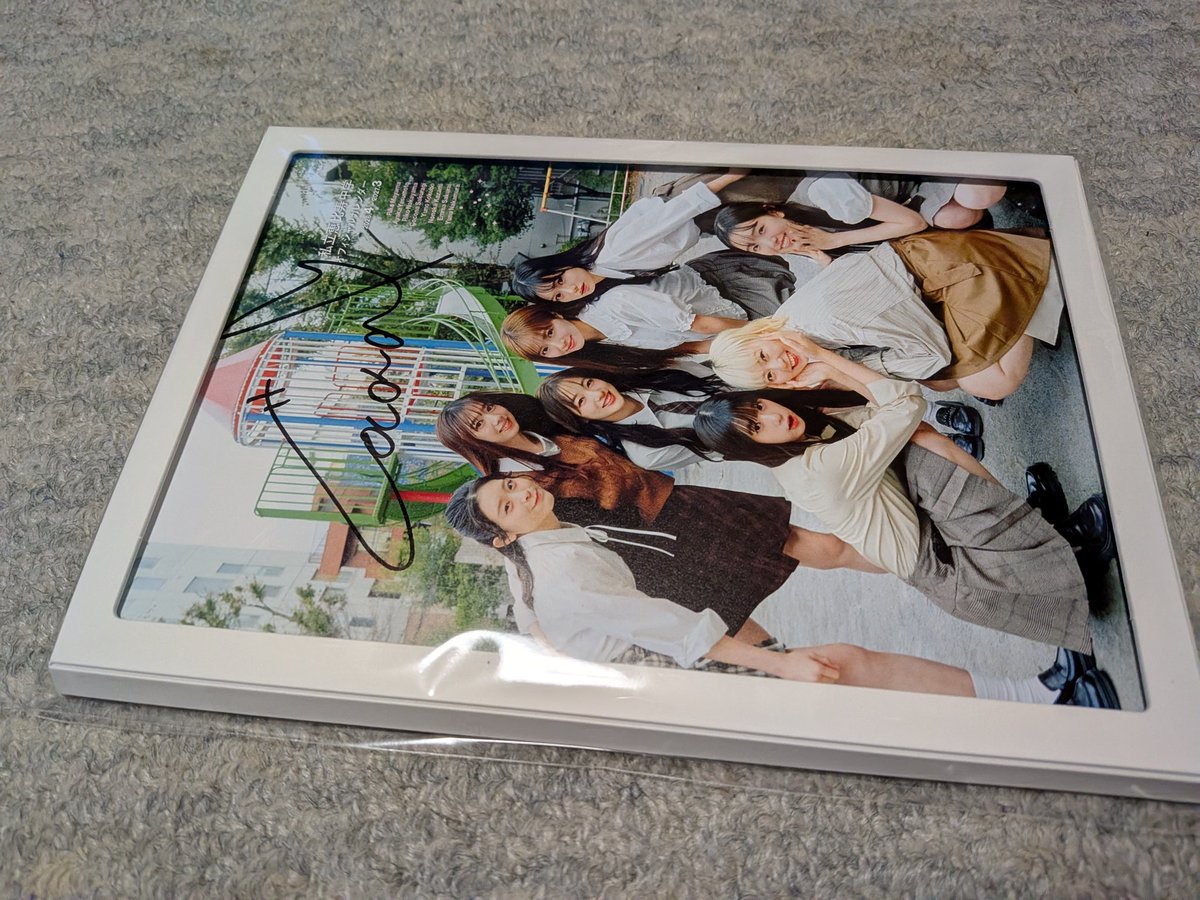 そう言えばカレンダーが届いていたよ😆 サインはホンモノだったっけ？