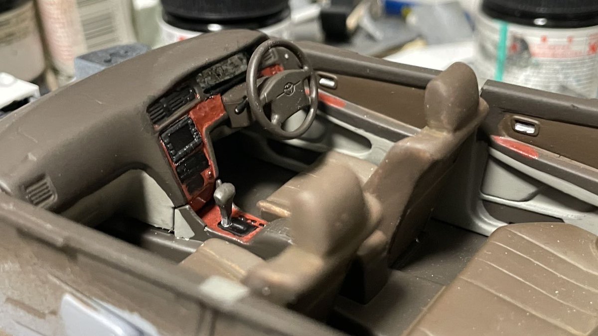 悩みに悩んでマルチナビ風の物体を某車の不要部品から持ってきて、色