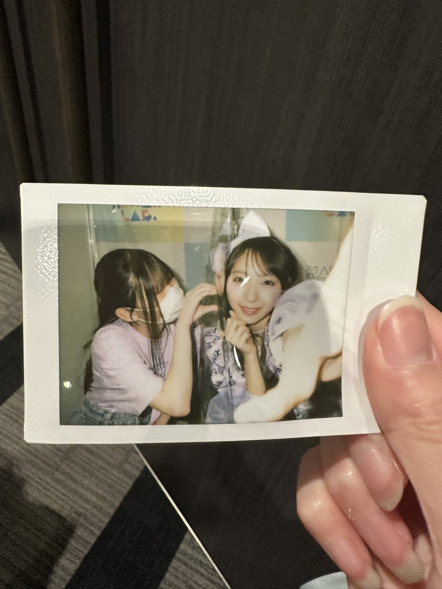 莉世ちゃんと1ヶ月ぶりのチェキ🎀💞 5部までよろしくね