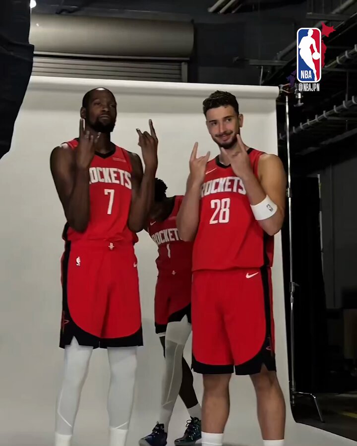 ケビン・デュラントがついにロケッツのユニフォームで登場