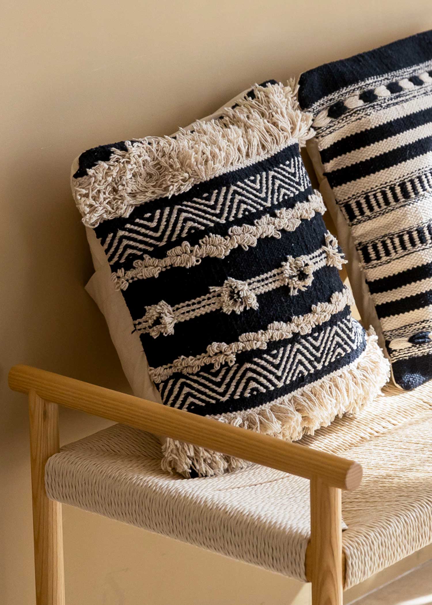 手織りフリンジクッションカバー