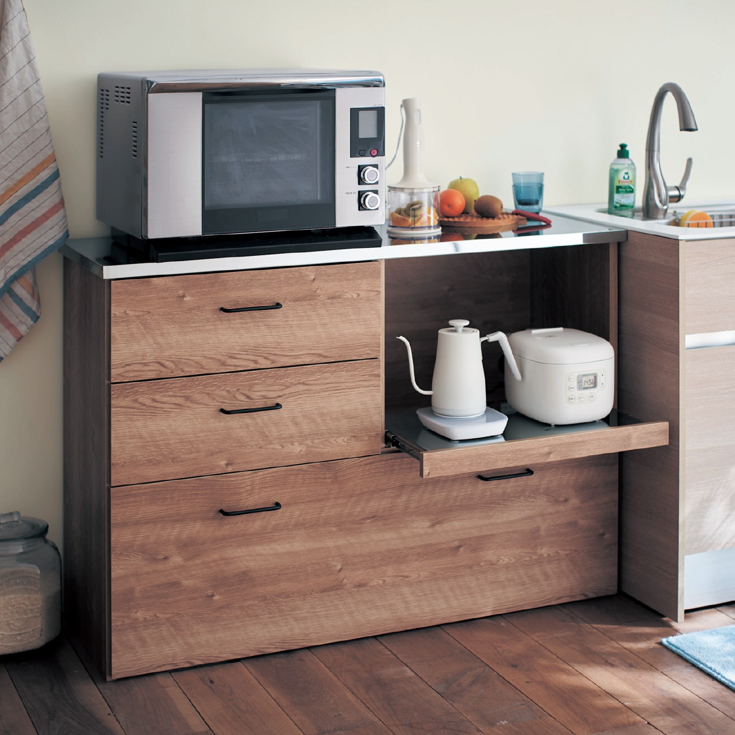 ヴィンテージ調ステンレス天板のキッチンカウンター（キッチン