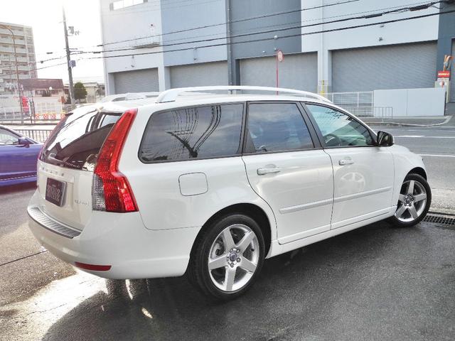 ボルボ V50 2．0クラシック 黒本革インテリアパワーシート