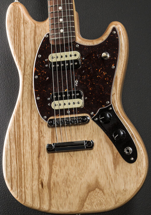 PG 10974: FENDER 2017 AMERICAN SPECIAL MUSTANG