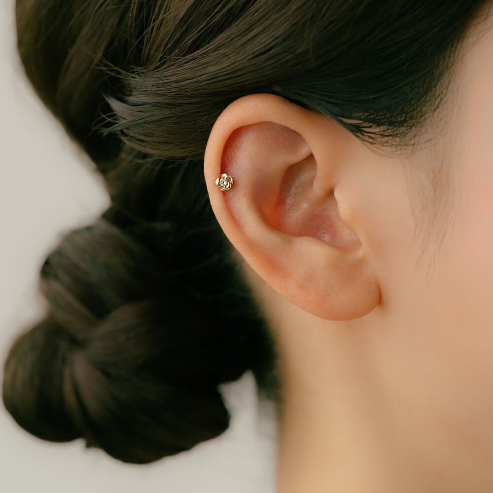 薔薇のボディピアス │ローズモチーフ・可愛いバラの軟骨ピアス – PICOLLET