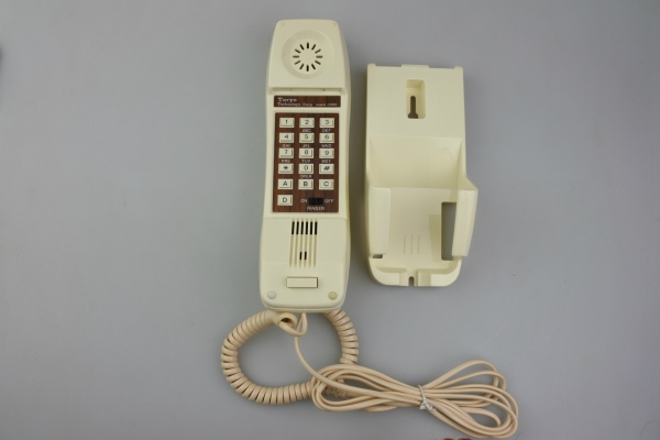 ビンテージデッドストック】アメリカ電話機 壁掛け式 日本使用可能