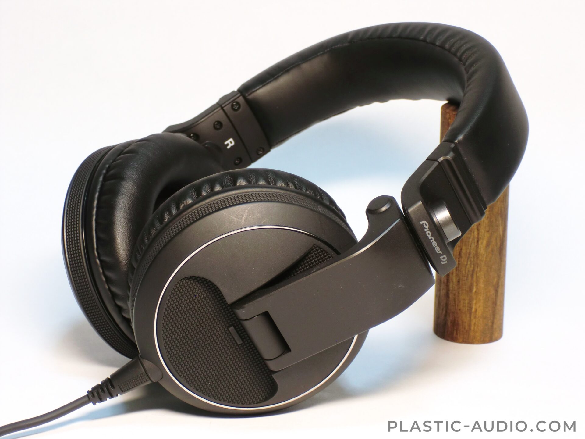 Pioneer DJ HDJ-X5のレビュー：低音多めだがクリアな音。 | Plastic Audio