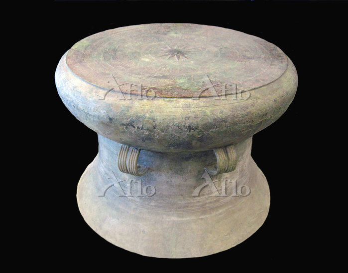 ドンソン文化 銅鼓 [96186876]のアート作品 - アフロ