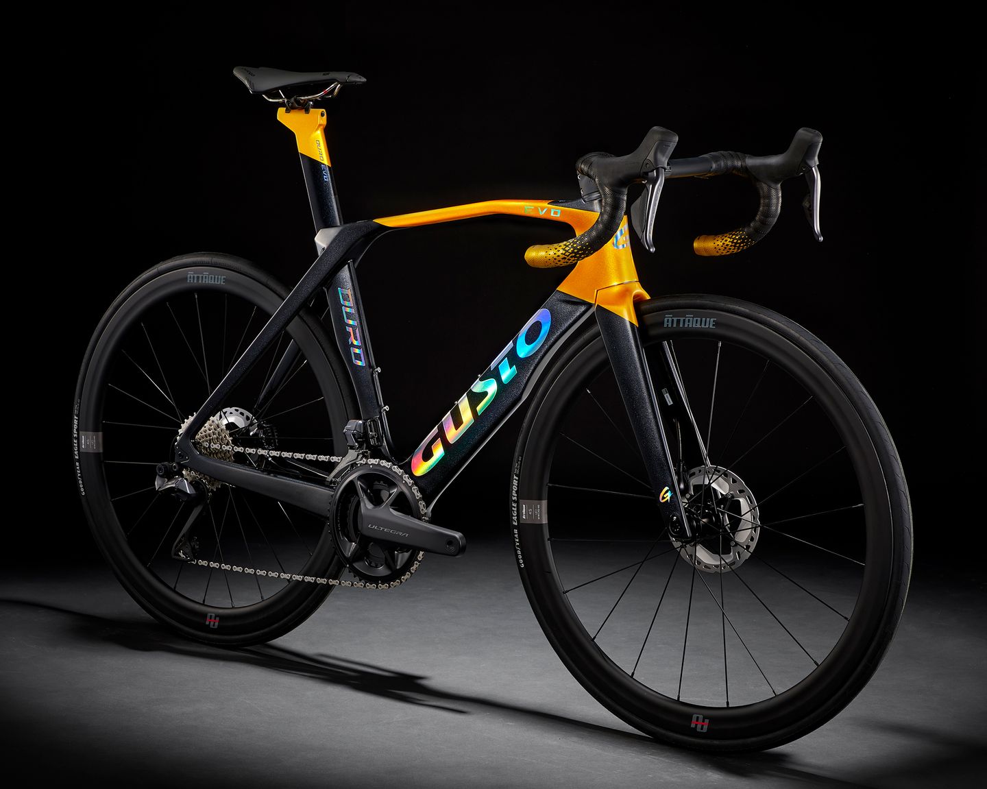 台湾のカーボンフレーム専門メーカー「GUSTO・グスト」の紹介です