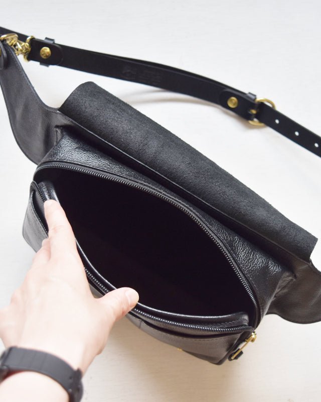 イルビゾンテ】バムバッグ 5442400116