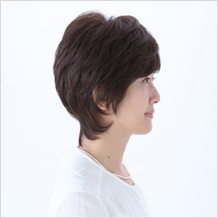 ジュリア・オージェ 通販オールウィッグ新商品 『クレバーショート