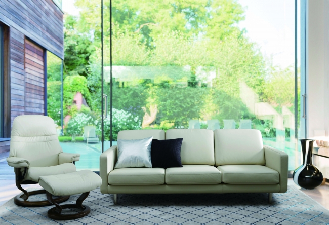 エコーネス】日本仕様のコンパクトソファ「ストレスレス®ラウンジ