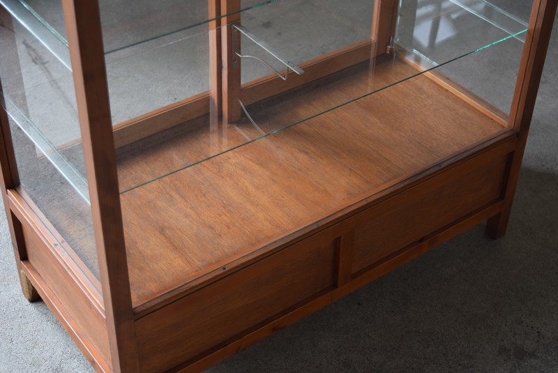 ご*ー様 昭和レトロ 木枠のガラスケース 5面ガラスショーケース