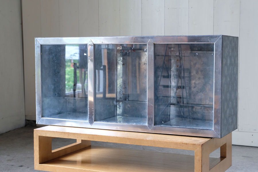 アンティーク 扉付き ブリキのショーケース | REFACTORY antiques