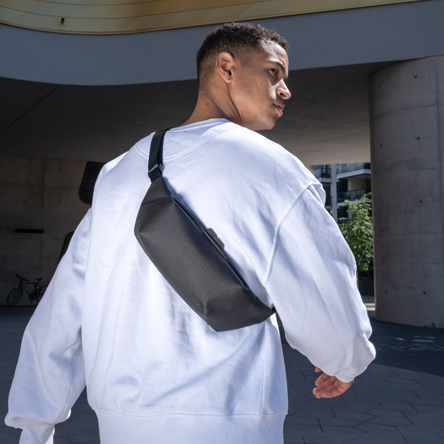 ES:01 ESSENTIAL SLING 1.2L – RE:FORM®