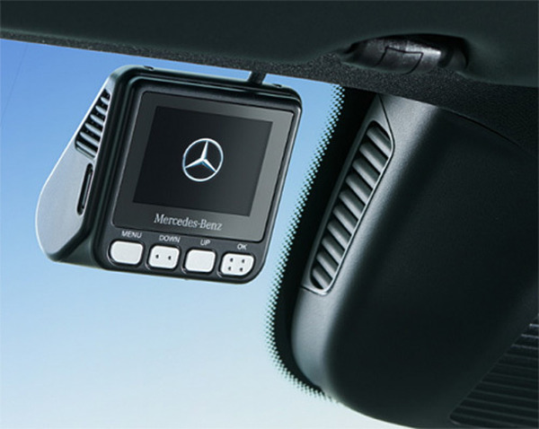 メルセデスベンツ純正ドラレコ、4万9200個を自主改善…4秒間記録漏れの