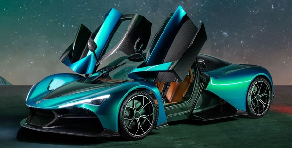 最高速450km/h、新型ハイパーカー『オーロラ』発表…V12ターボ＋