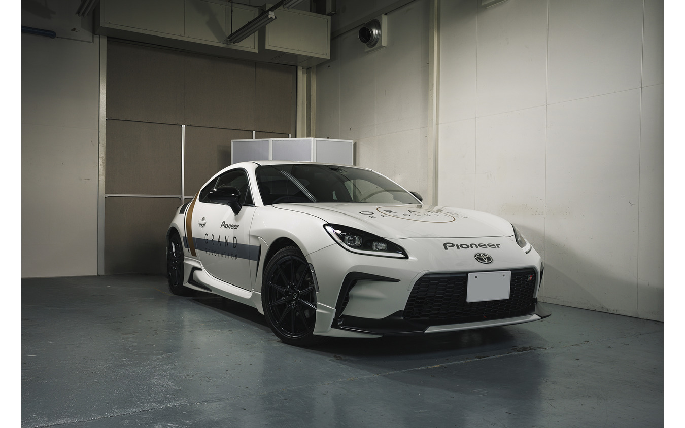 パイオニアが遂にやった！沈黙を破り超弩級ハイエンドスピーカー