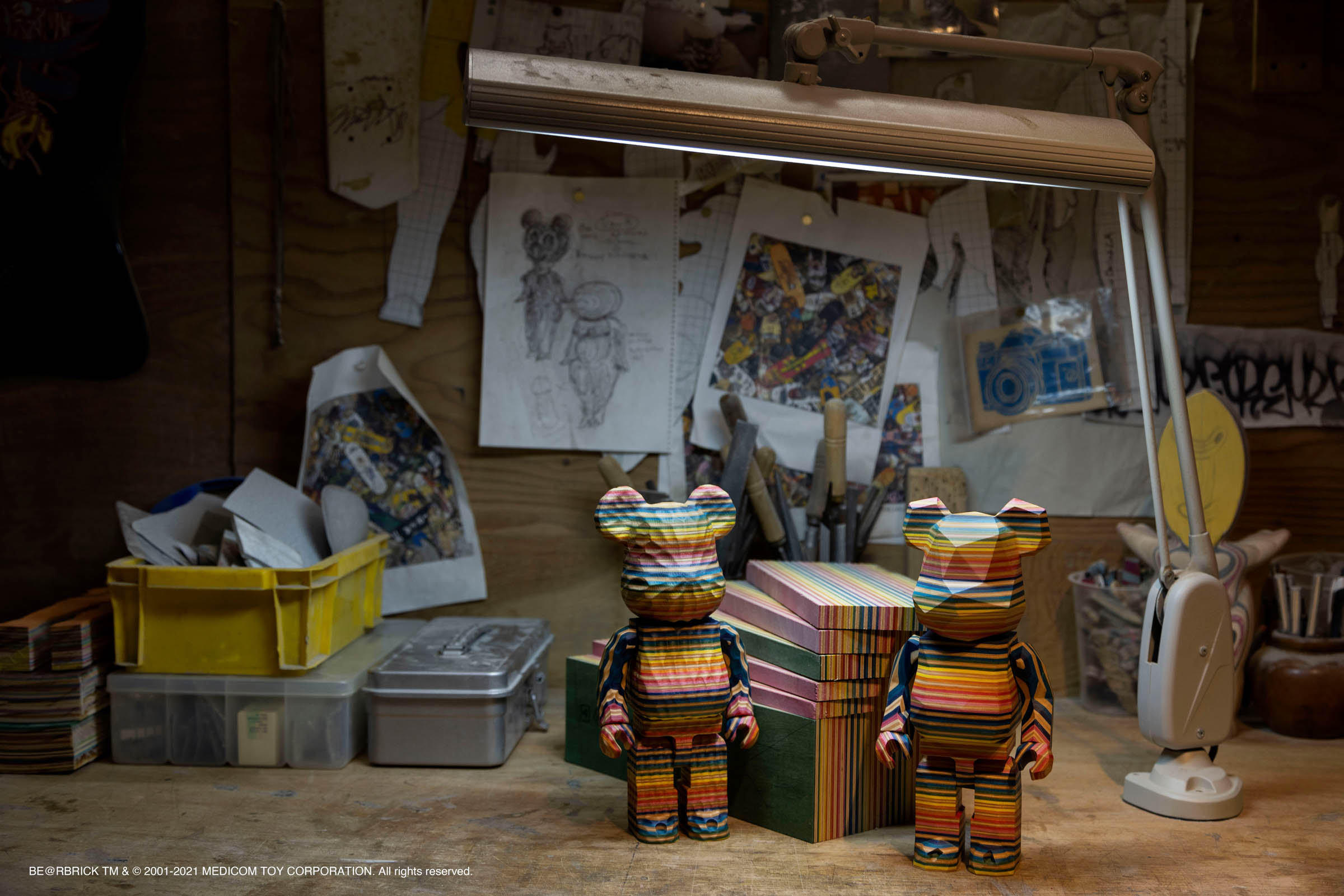 HIROSHI meets HAROSHI」カリモク製BE@RBRICKとアパレルがローンチ