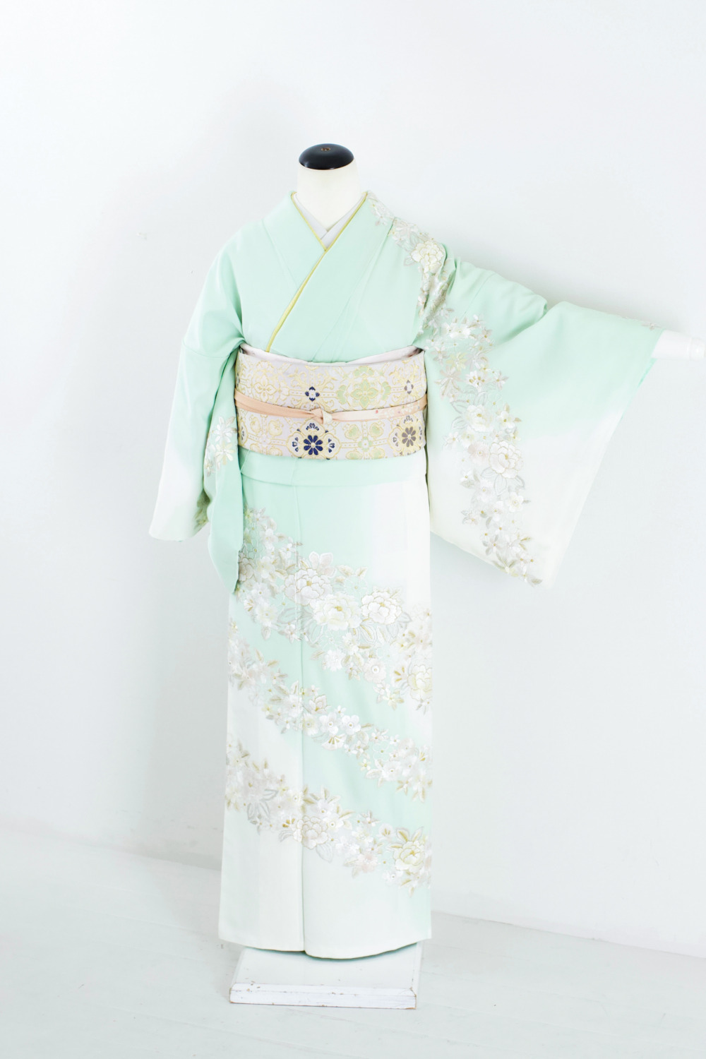 ミントグリーン花尽くし刺繍訪問着 - きもの六花（ricca） | 大阪市北