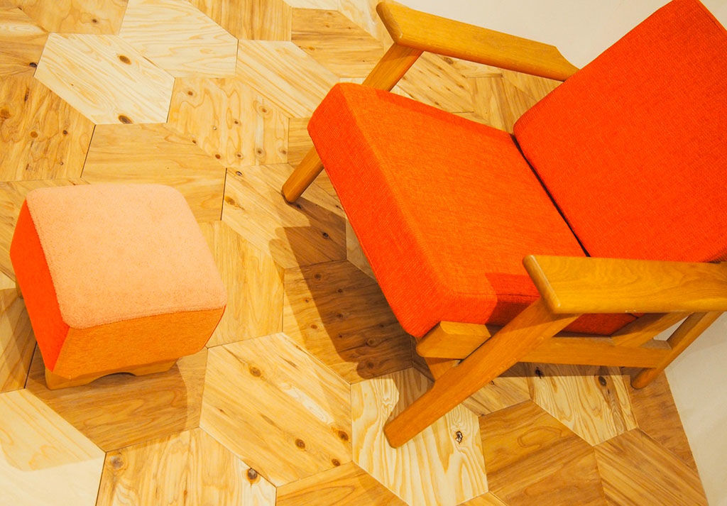 お兄さんのナイスアイデア。あの椅子とあの椅子合わせて極上スタイル