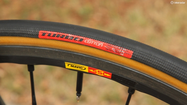 S-WORKS ターボコットンのグリプトンコンパウンドVSヴィットリアコルサ