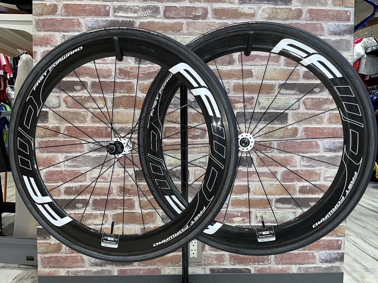 6/30まで限定出品！爆音！FFWD F6R カーボンホイール 専用ケース付き 6