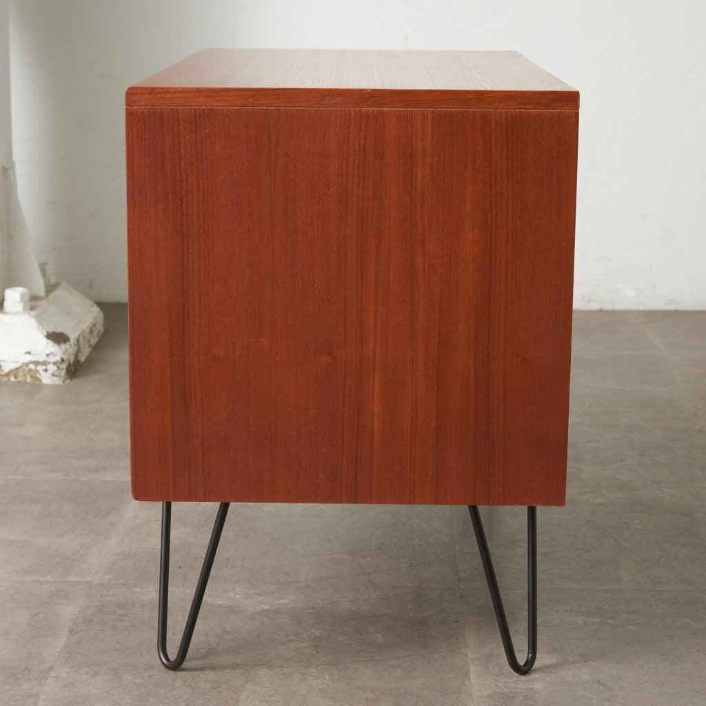 Fresco サイドキャビネット / カスタム アイアンヘアピンレッグ