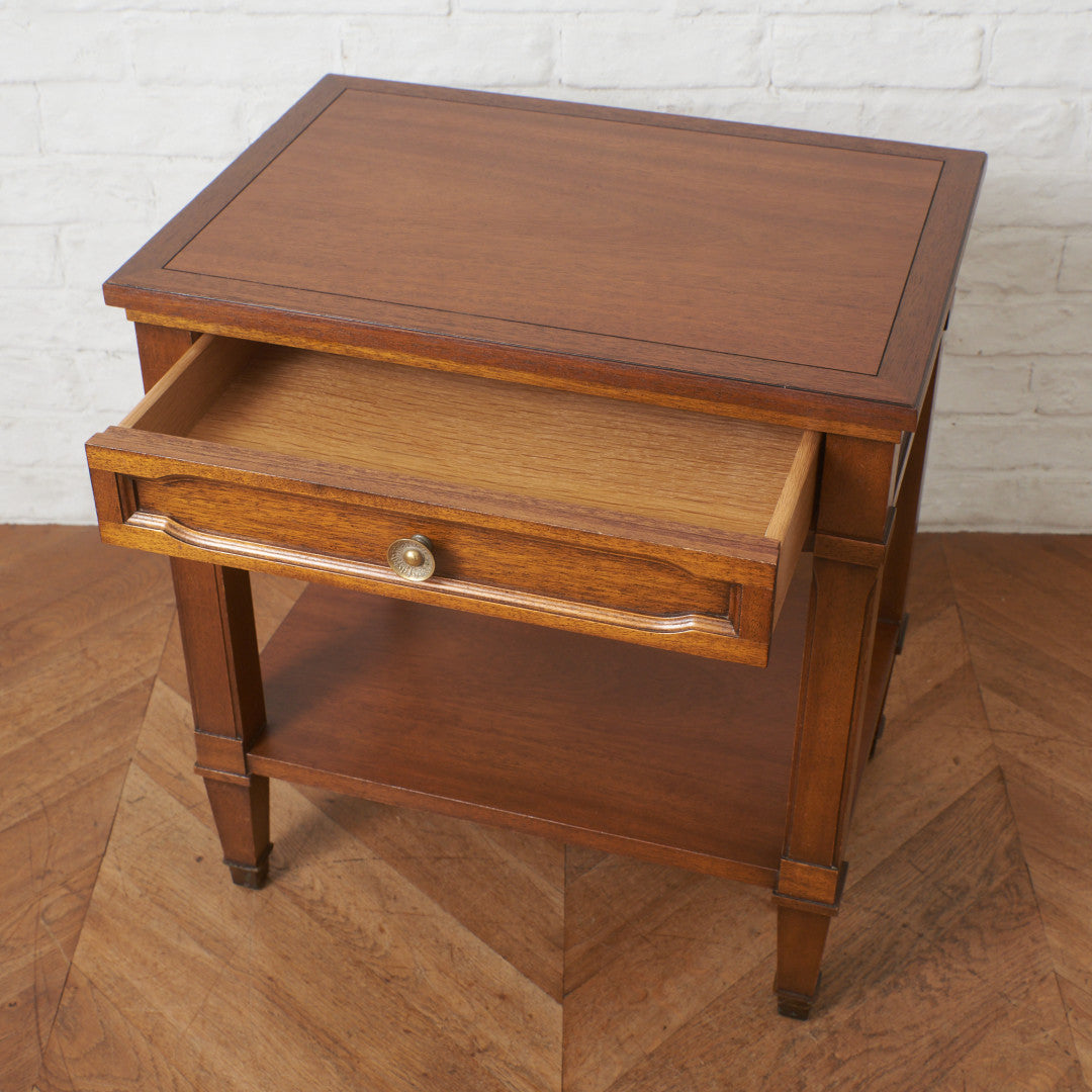 TRIUNE ナイトテーブル – rocca rocca