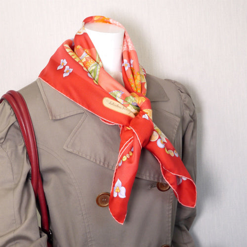 Salvatore Ferragamo シルクスカーフ（和柄/赤系） – Vintage Shop Rococo