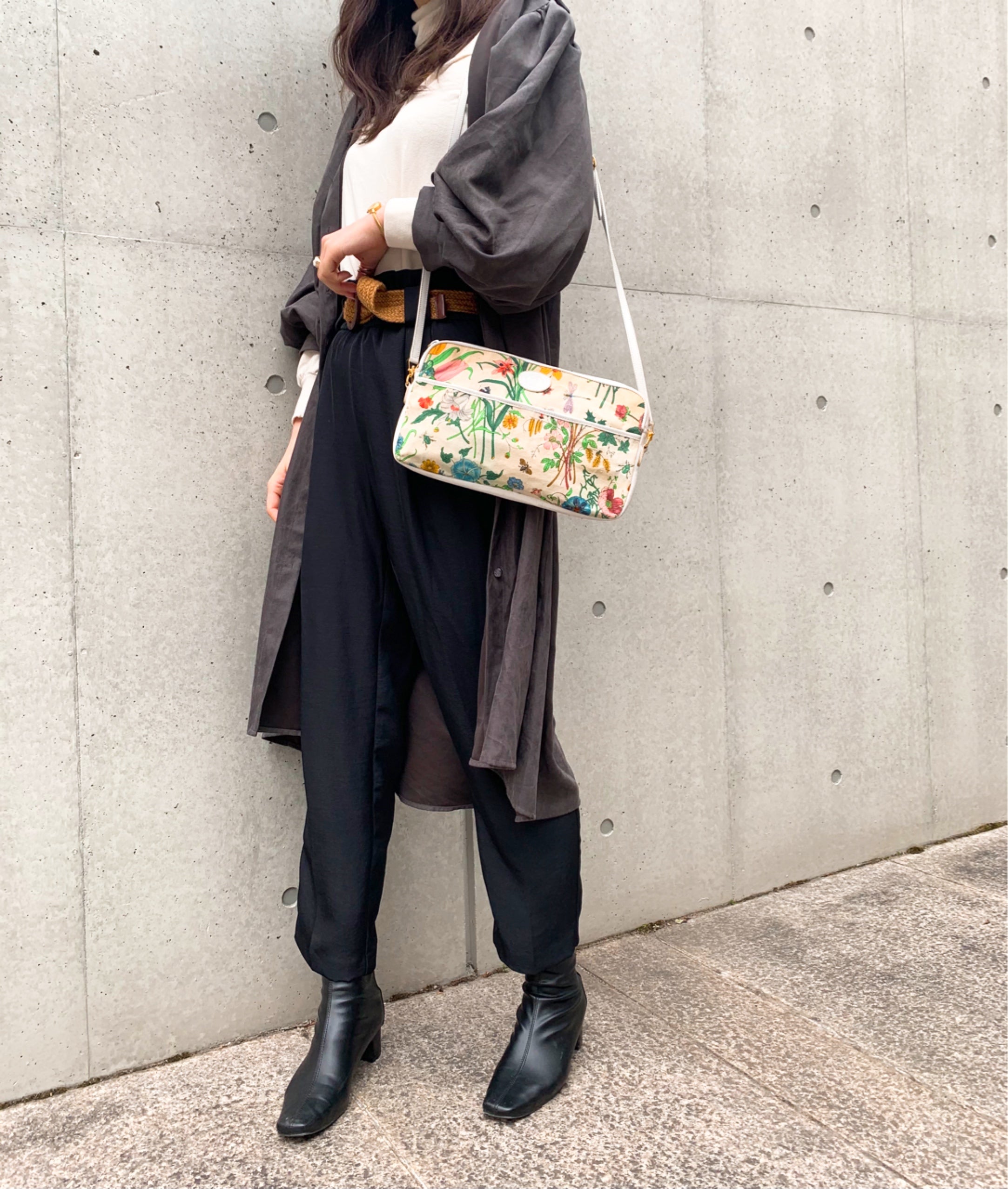 OLD Gucci フローラ柄 薄型2WAYバッグ（白） – Vintage Shop Rococo