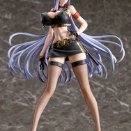 圧倒的プロポーションに網タイツまで…！『戦場のヴァルキュリア4