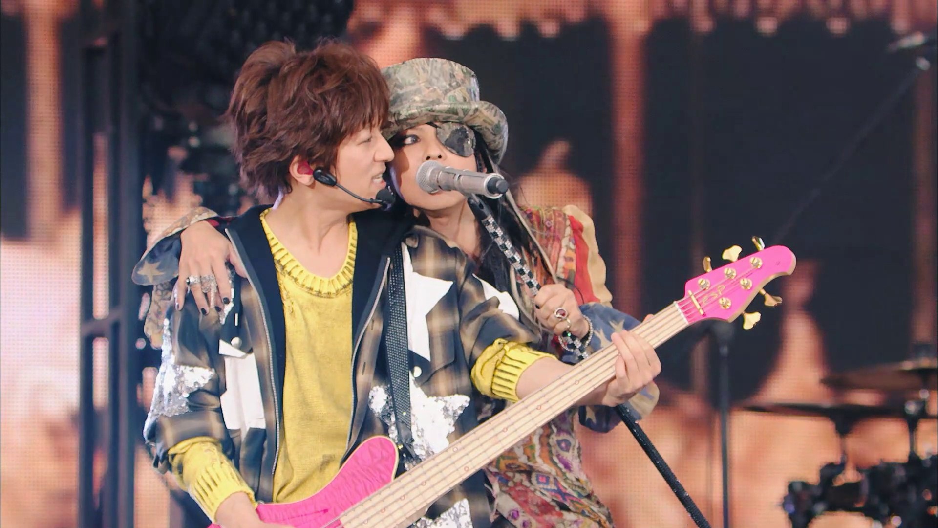 Blurry Eyes (LIVE 2015/09/22 L'ArCASINO) / L'Arc～en～Ciel Tierra