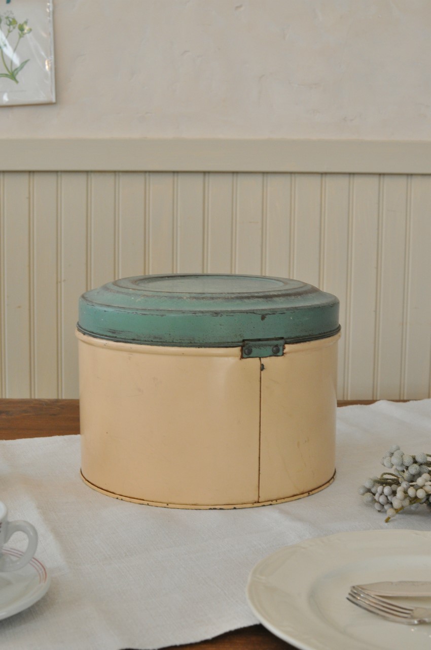 タラ社 ケーキ缶 ラウンド型 アンティーク ロールアップ タラ社 ケーキ