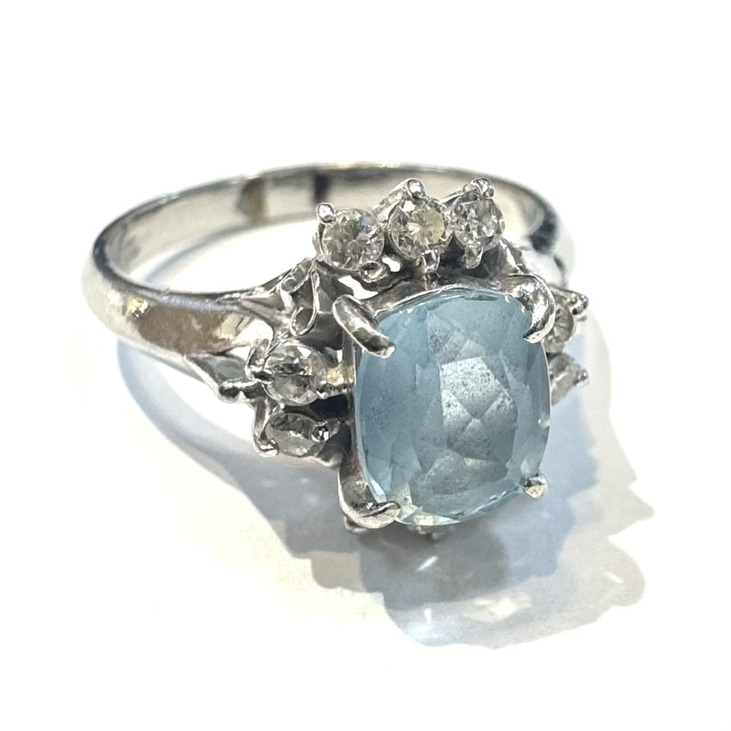 Pt900 プラチナ リング 指輪 アクアマリン メレダイヤの買取実績