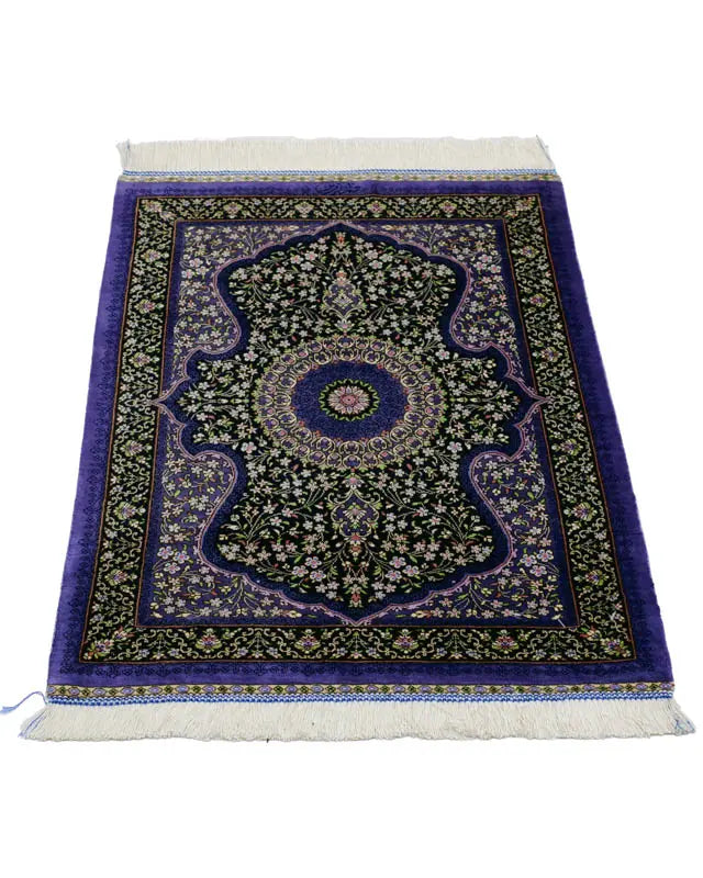 ペルシャ絨毯 クム産 ザリン工房 シルク 約50cm x 72cm｜SATHI RUGS