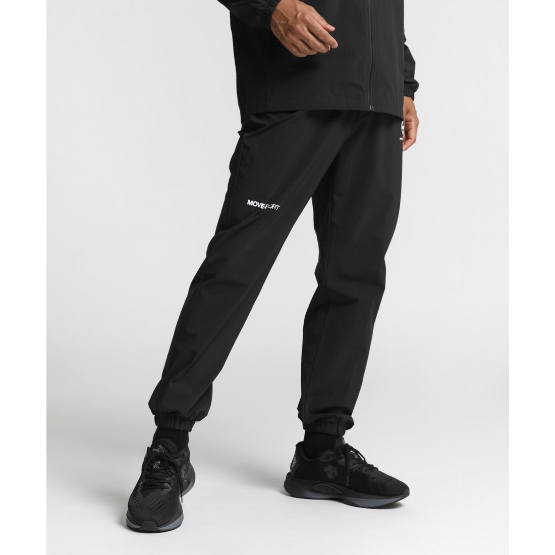 MoveSport 4WAYストレッチナイロン ジョガーパンツ -デサントストア