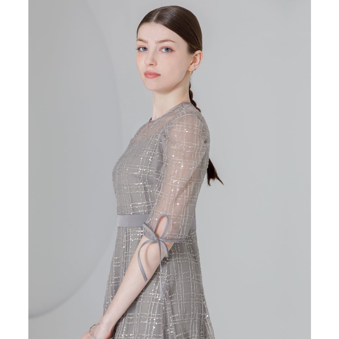 レジャ Leja チェック刺繍スパンコールチュール素材袖リボン