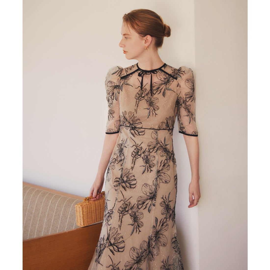 レジャ Leja 半袖花柄刺繍レースフロントバックリボンパフスリーブ