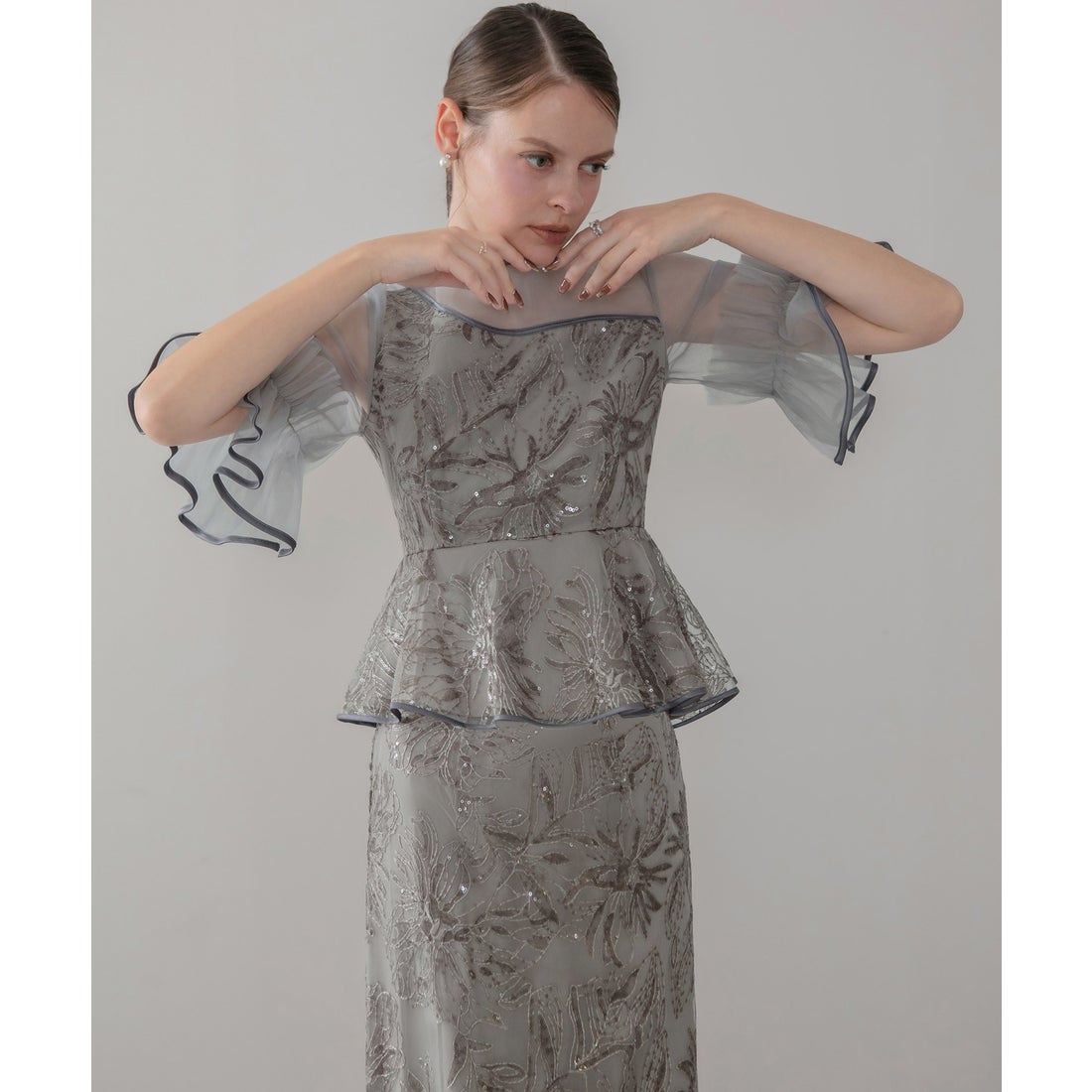 レジャ Leja アシンメトリーシアーフラワースパンコールフリルチュール