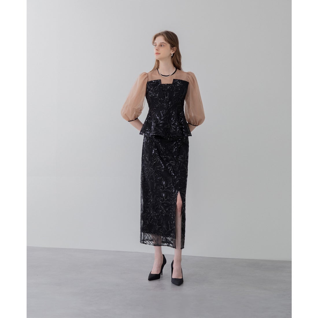 レジャ Leja シアーパフスリーブペプラムスパンコール花柄Iライン