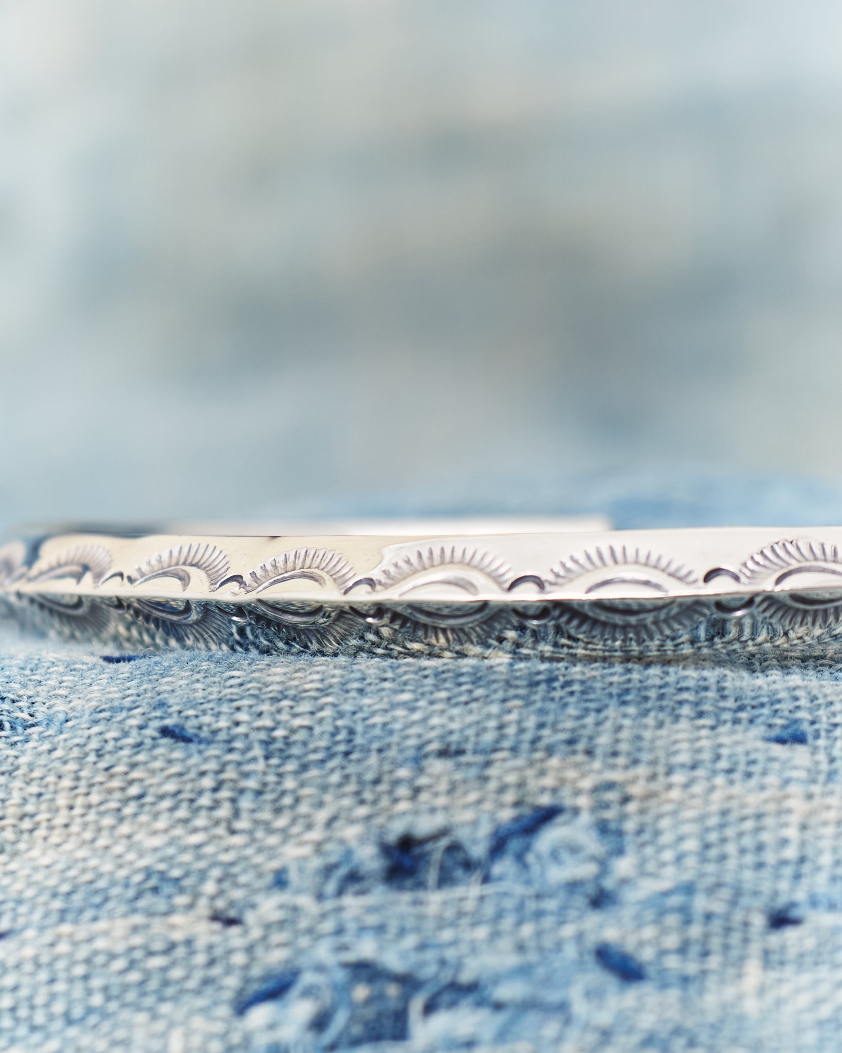 Larry Smith Thin Triangle Bracelet Leaf BR-0091 – Second Sunrise