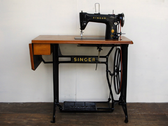 No.571 SINGER 188 シンガー製 職業用足踏みミシン：アンティーク