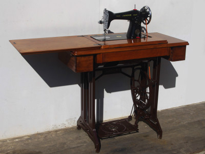 No.691 Janome ジャノメ製 家庭用足踏みミシン：アンティークミシン