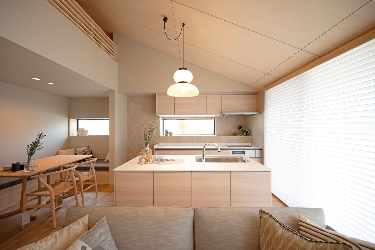 かほく市内日角モデルハウス 『賢く、美しく、永く住まう。大人のため