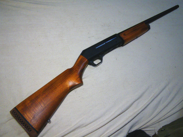 CAW ベネリM4ハンター: ショットガン・スリンガー ～その華麗なる