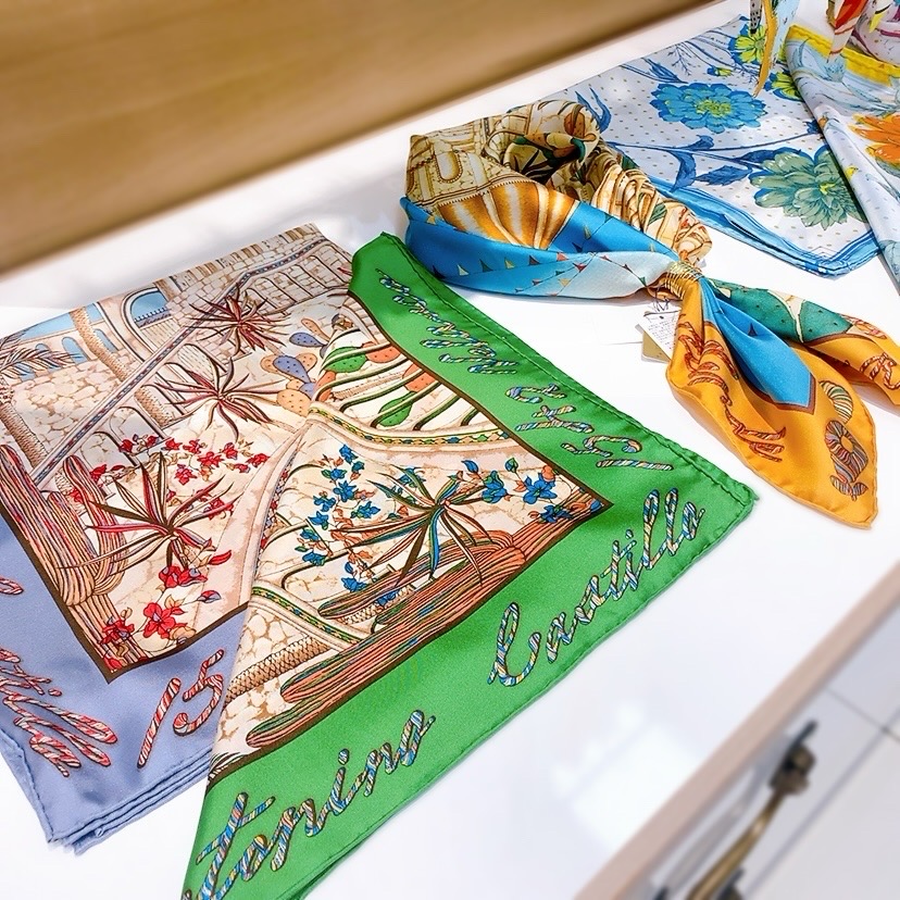 新作入荷⭐️《manipuri/マニプリ》シルクスカーフ✨ 【Love❤︎zakka